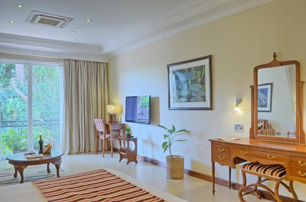 TV a/nebo společenská místnost v ubytování Sovereign Hotel