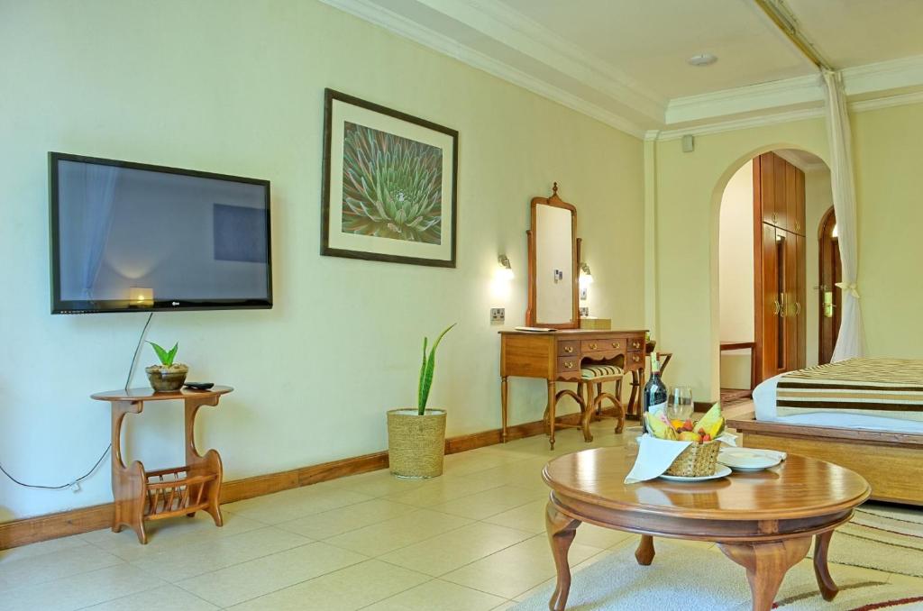 TV a/nebo společenská místnost v ubytování Sovereign Hotel