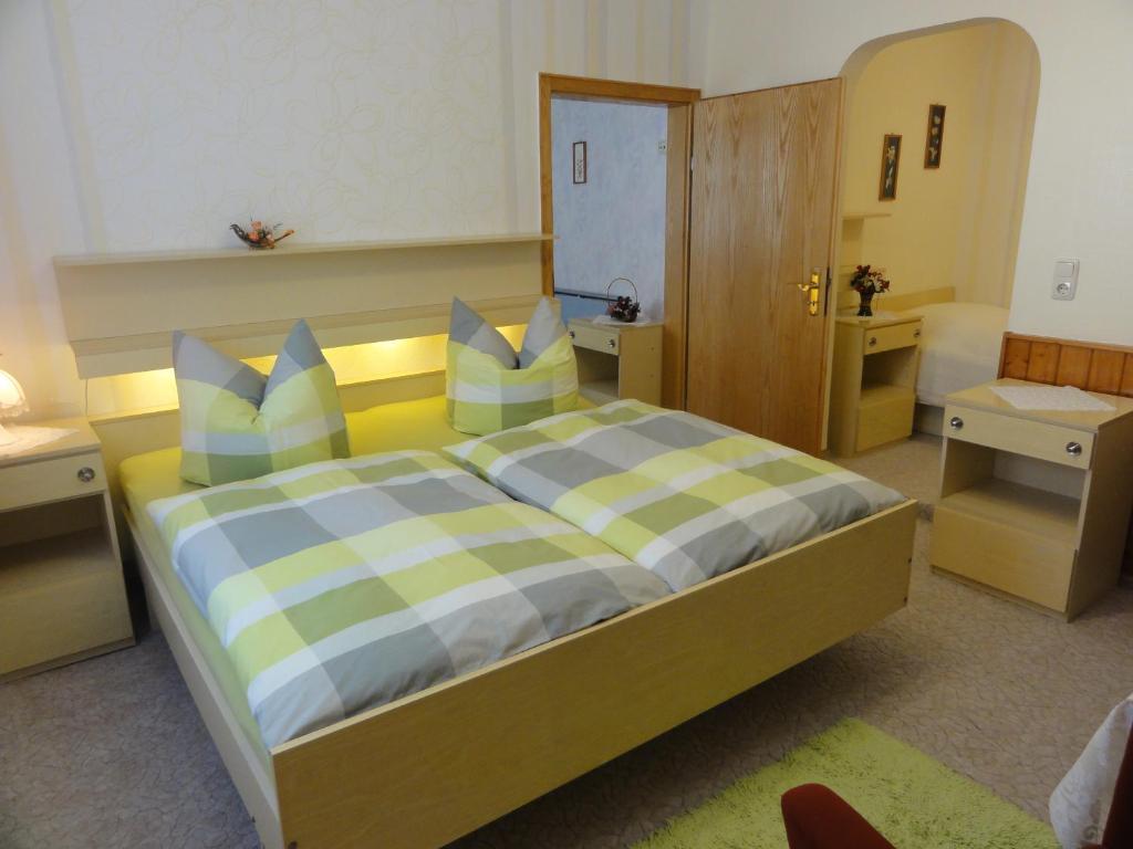 Postel nebo postele na pokoji v ubytování Ferienwohnung Loos