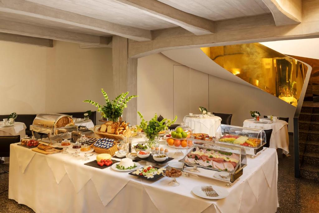 Hotel Royal Bissolati - Resim 32