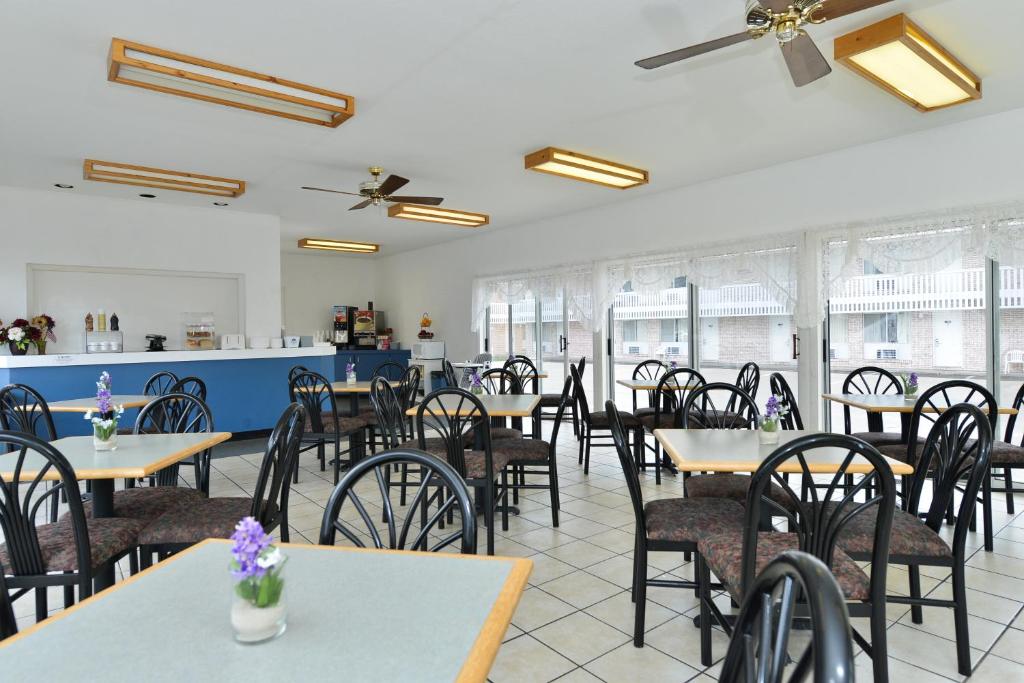 Restaurace v ubytování Travelodge by Wyndham Mackinaw City