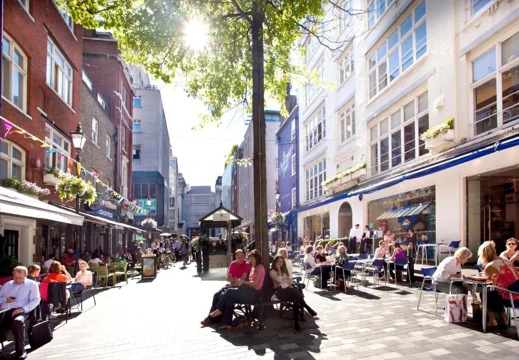 West End of London Apartment Sleeps 4 with Air Con, Londra, Marea Britanie
