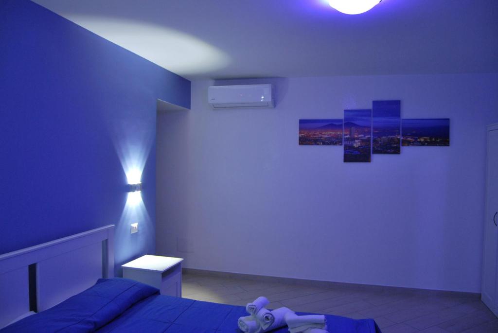 Postel nebo postele na pokoji v ubytování Historic Center Suite