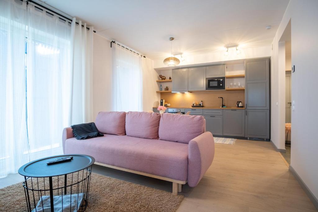 Dream Stay - Brand New Apartment with Balcony & Free Parking - One-Bedroom Apartment