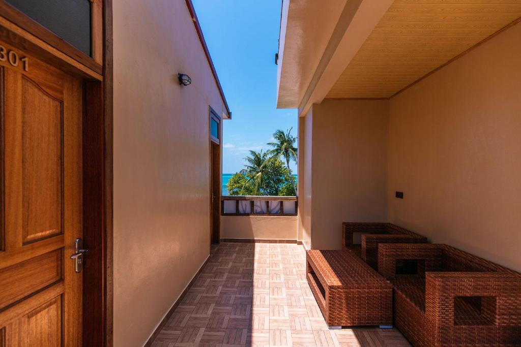 Balkón nebo terasa v ubytování Endheri Sunset Dhangethi