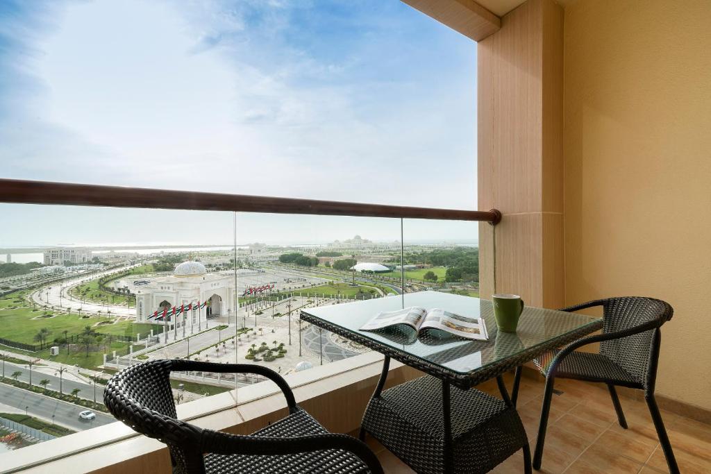 Balkón nebo terasa v ubytování Khalidiya Palace Rayhaan by Rotana, Abu Dhabi