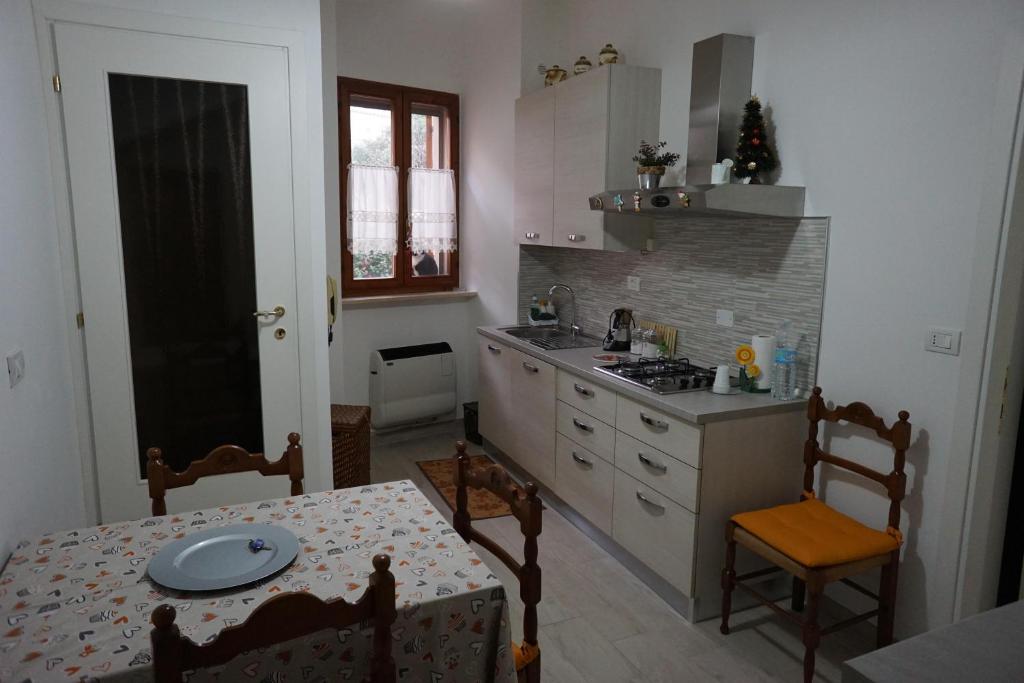 Kuchnia lub aneks kuchenny w obiekcie B&b In Piazza - San Gemini - Umbria