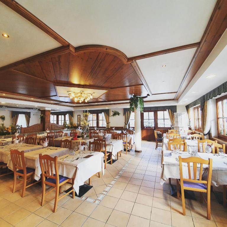 Restaurace v ubytování Hotel Pezzotti