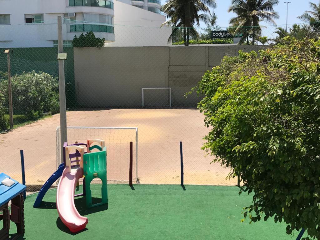  Quarto Perfeito- Condomínio em frente a Praia da Barra da Tijuca