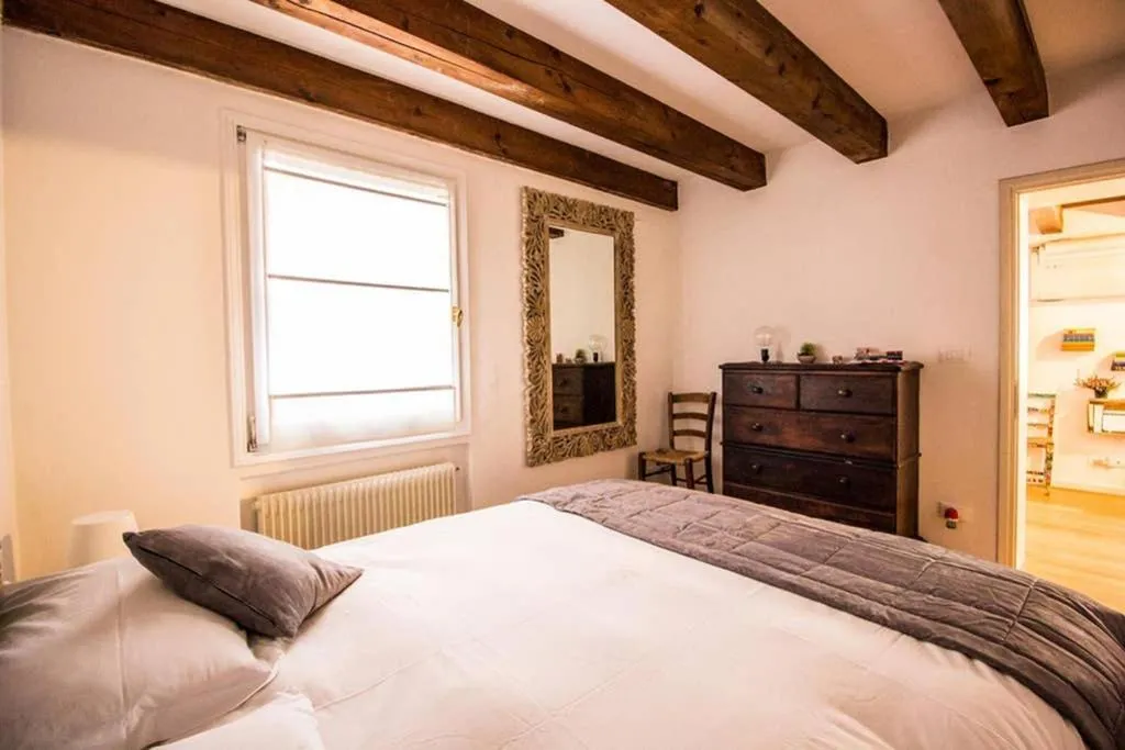 Cozy apartment in the heart of venice, Venice, Italy