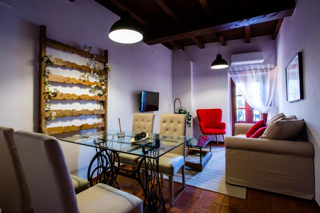 Posezení v ubytování Apartamentos Puente de la Judería