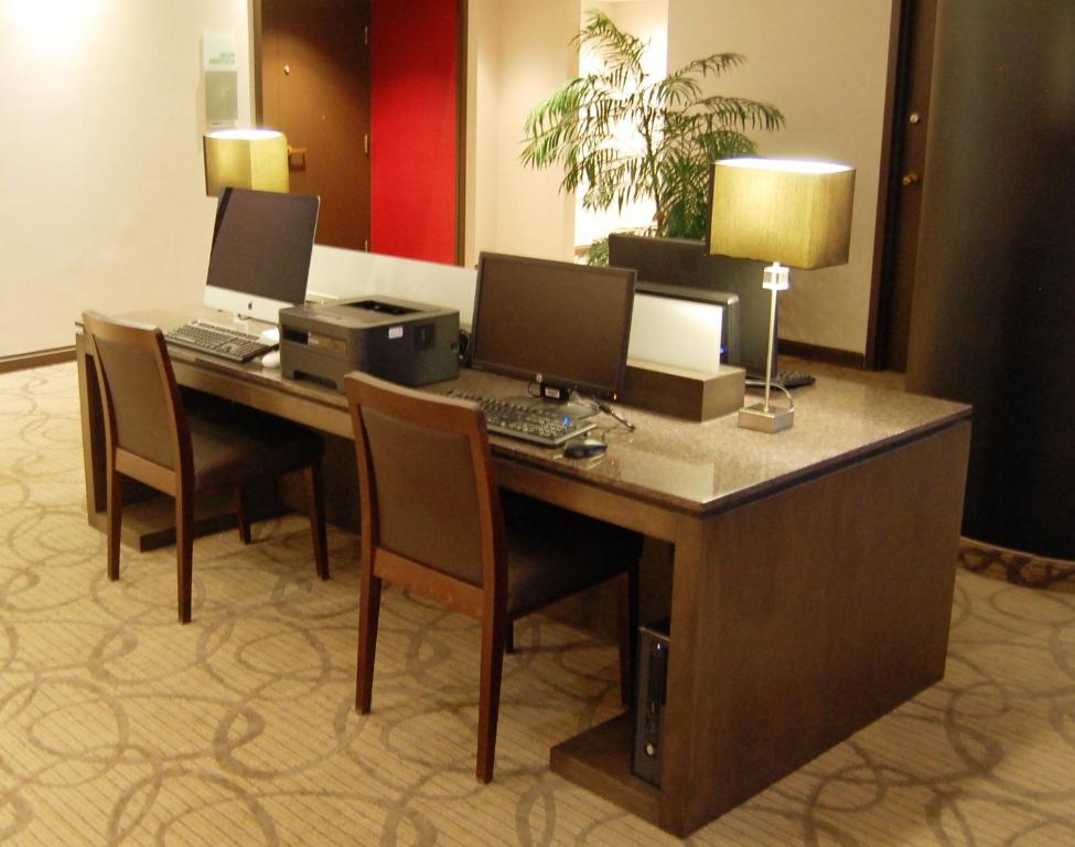 Holiday Inn Montreal Centre Ville Downtown by IHG - Resim 30