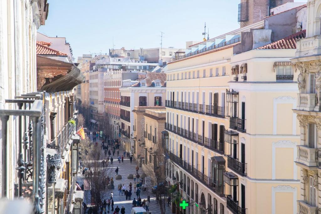 Nespecifikovaný výhled na destinaci Madrid nebo výhled na město při pohledu z penzionu