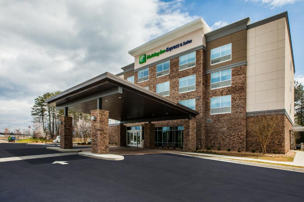 a rendering of the front of a hotel at Holiday Inn Express & Suites Atlanta N - Woodstock, an IHG Hotel in Woodstock