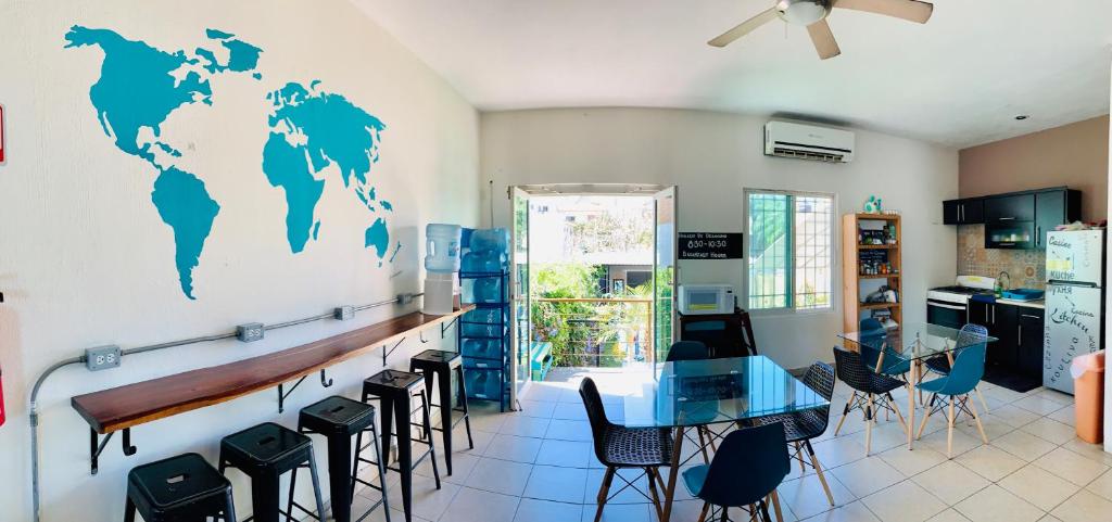 Kuchyň nebo kuchyňský kout v ubytování Hostal Bucerias