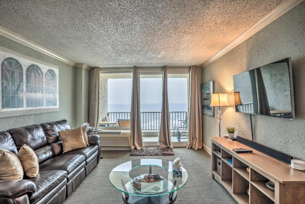 Oceanfront Condo with Balcony, Views and Pool Access!