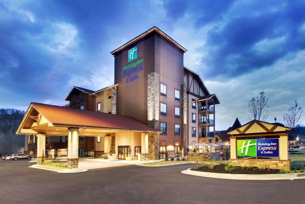 a rendering of a hotel in a parking lot at Holiday Inn Express & Suites Helen, an IHG Hotel in Helen