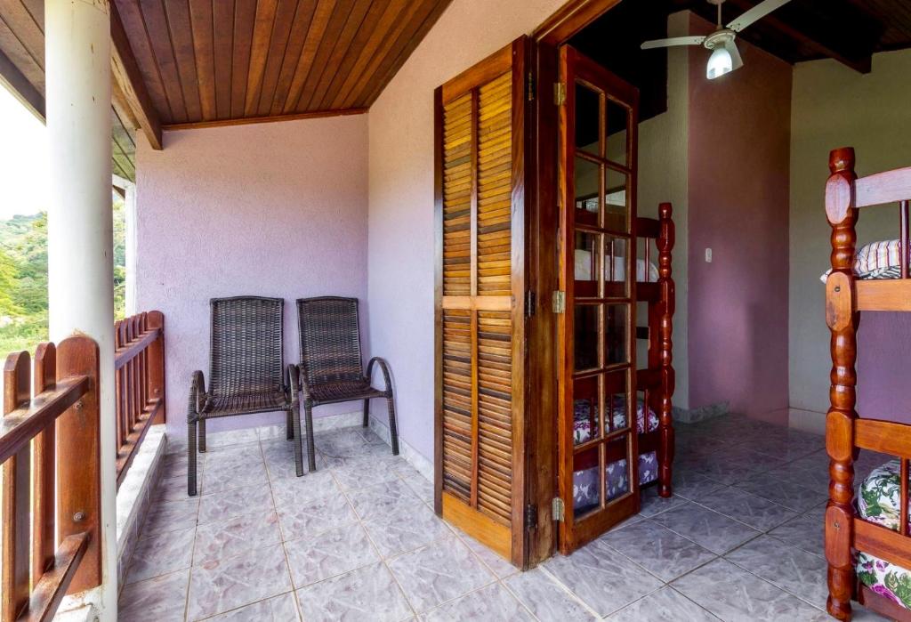  Sobrado e Casa em Ubatuba