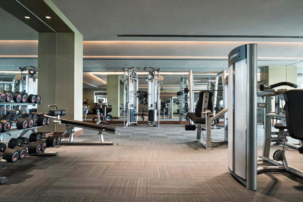 Fitness centrum a/nebo fitness zařízení v ubytování Crowne Plaza Hefei by IHG