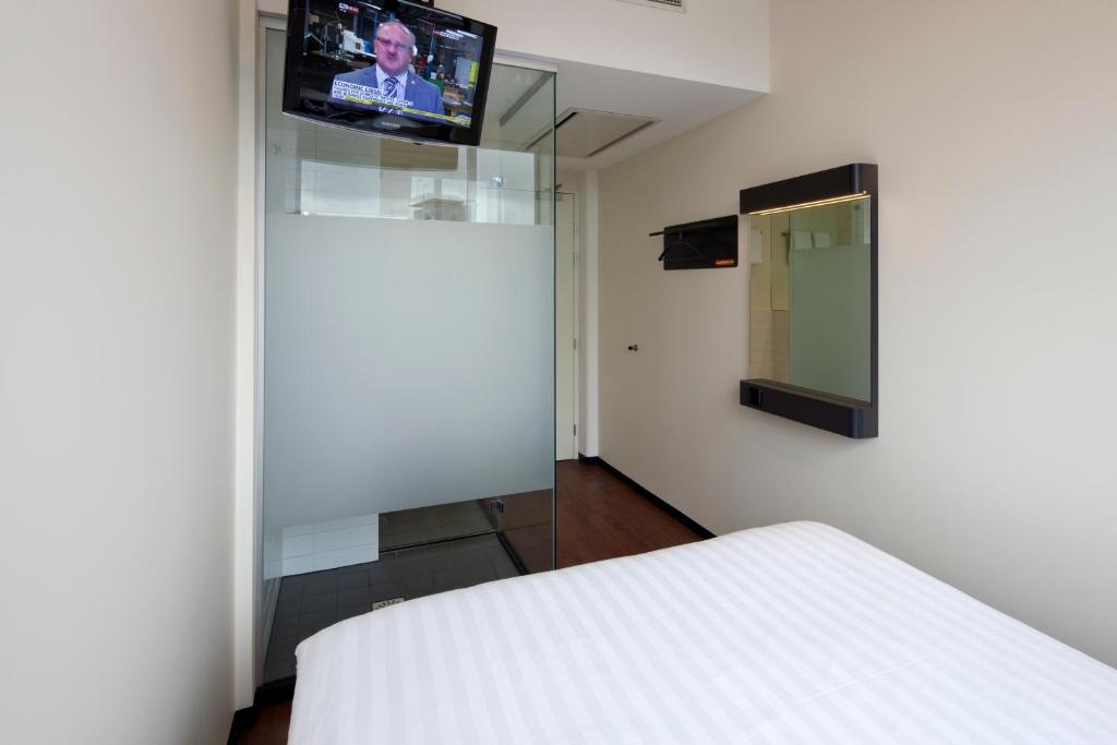 easyHotel Amsterdam City Centre South - Resim 29