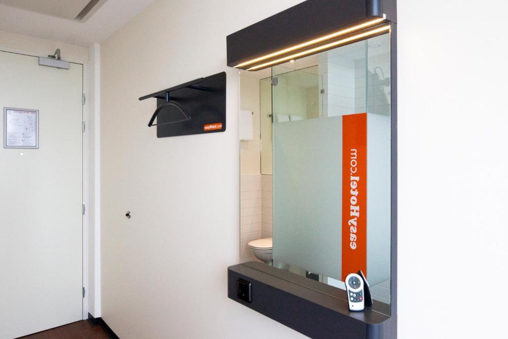 easyHotel Amsterdam City Centre South - Resim 30