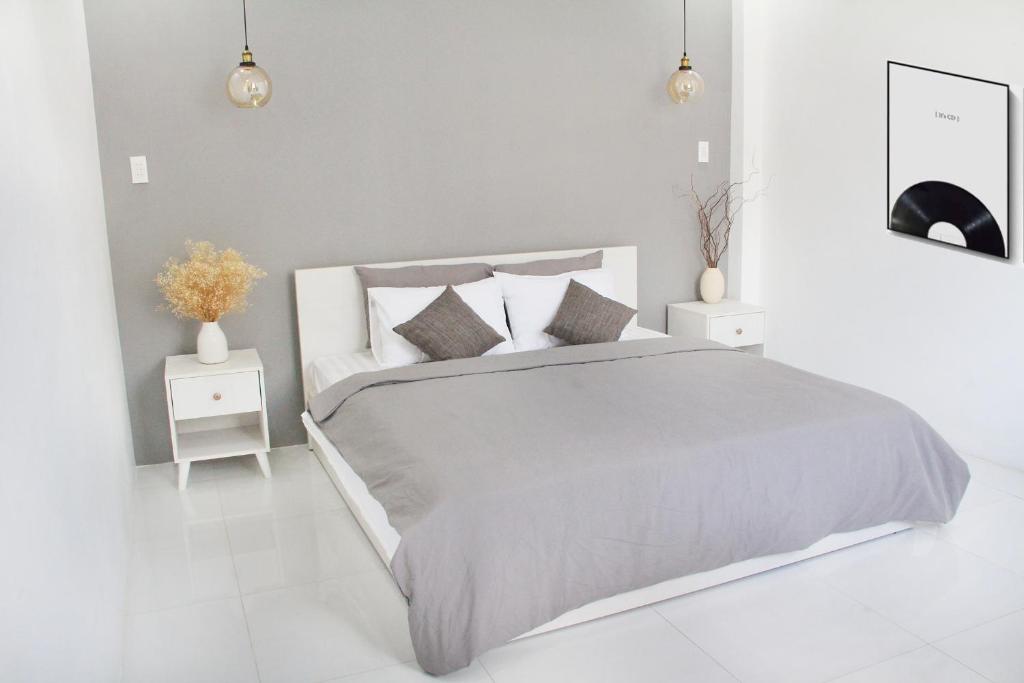 MIDMOST Villa Hotel - 13