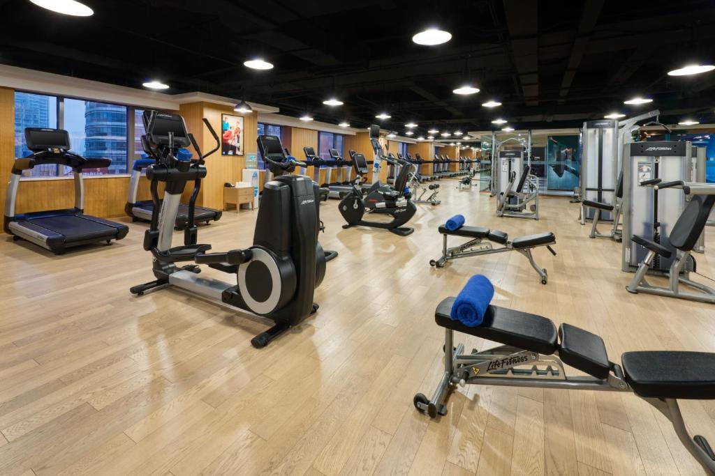 Fitness centrum a/nebo fitness zařízení v ubytování Crowne Plaza Shanghai Noah Square by IHG