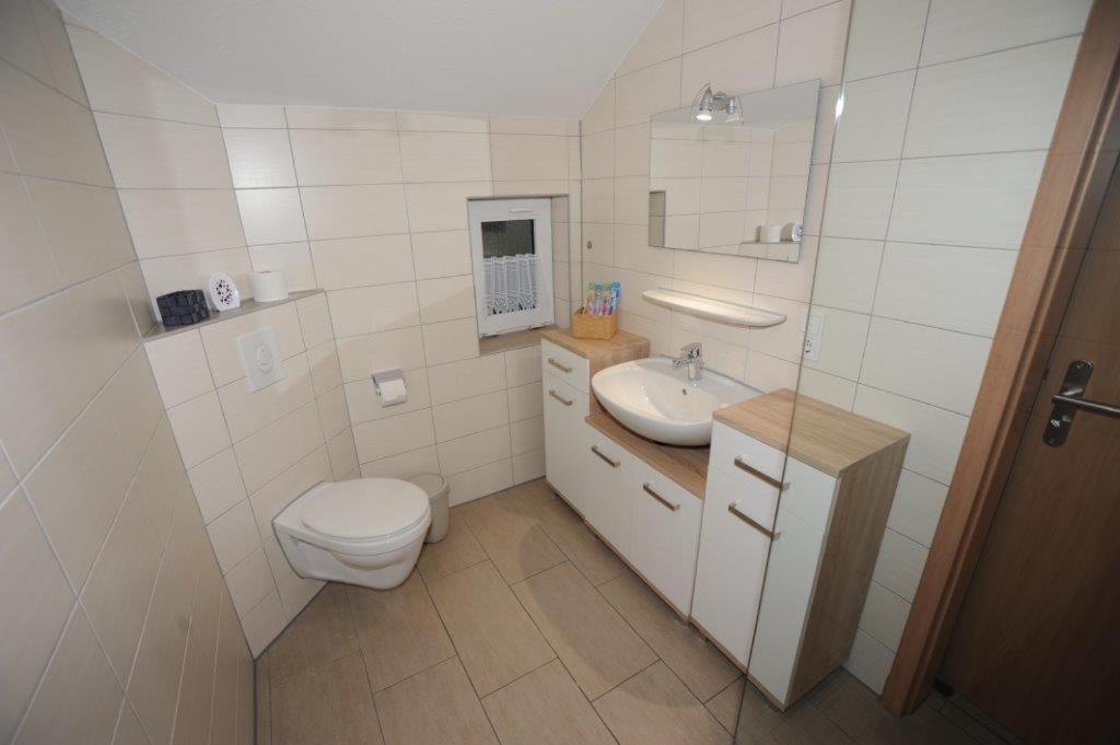 Koupelna v ubytování 5 Sterne Ferienhaus Von den Wilden Äckern
