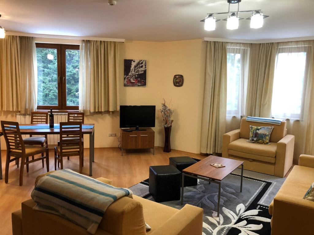 Khu vực ghế ngồi tại Apartment SC Villa Park Borovets