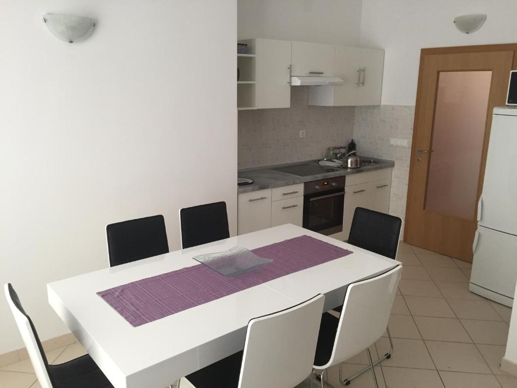 Kuchyňa alebo kuchynka v ubytovaní Apartment NOEL