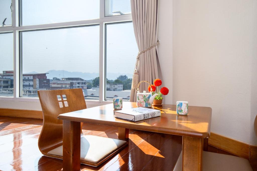 Nespecifikovaný výhled na hory nebo výhled na hory při pohledu z hotelu