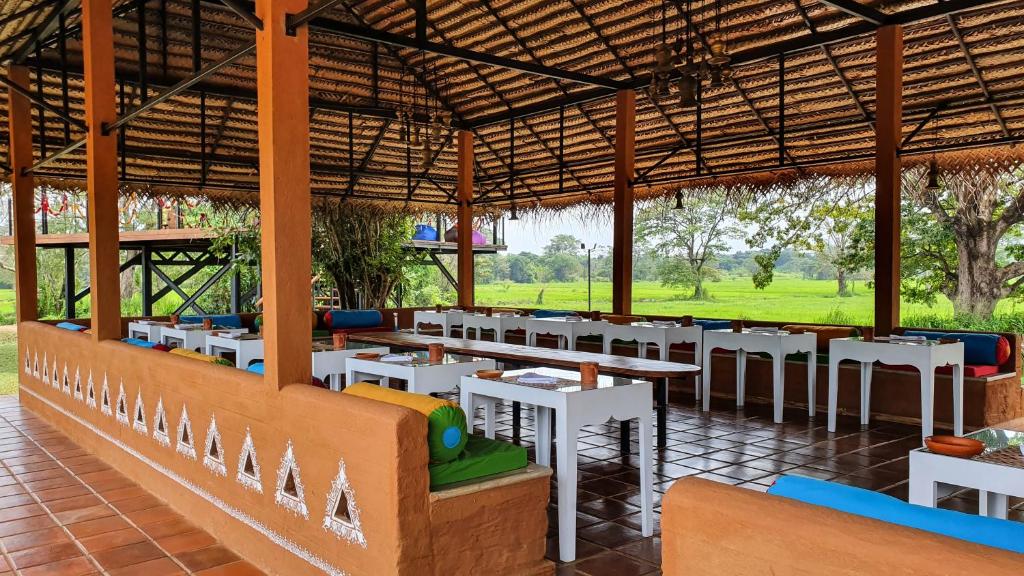Restaurace v ubytování Ayurvie Sigiriya - Ayurvedic Retreat by Thema Collection