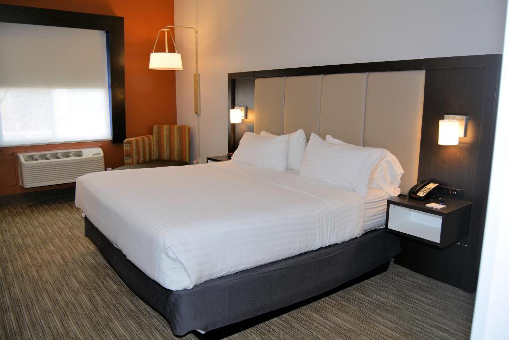 Holiday Inn Express Hotel and Suites Abilene, an IHG Hotel - Habitación King Estándar Con Bañera Accesible Para Movilidad