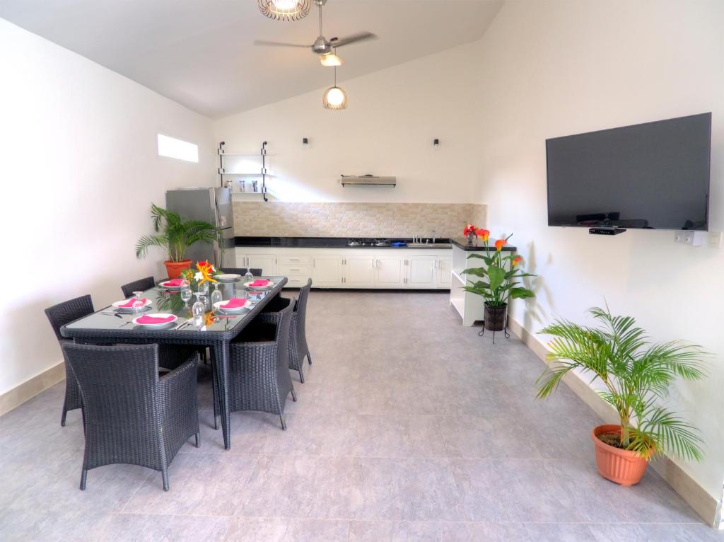 Kuchyň nebo kuchyňský kout v ubytování KyGunAya Villa