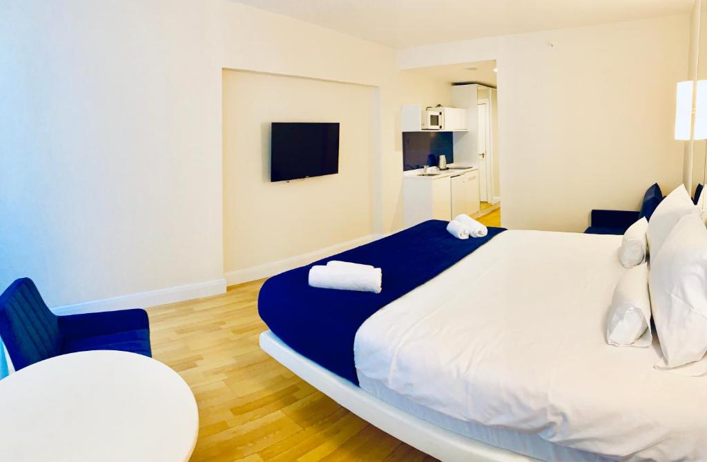 Royal Sea Breeze Apartments - Estudio De Apartamento Con Sea Y Mountain View