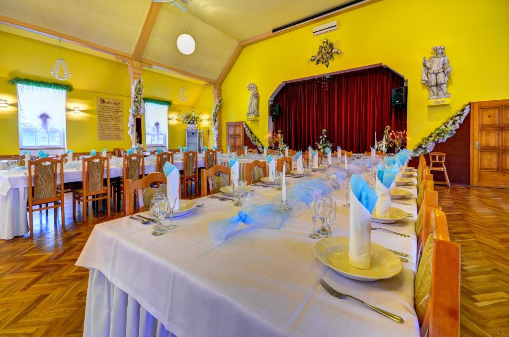 Restaurace v ubytování Hostinec a penzion U sv. Mikuláše