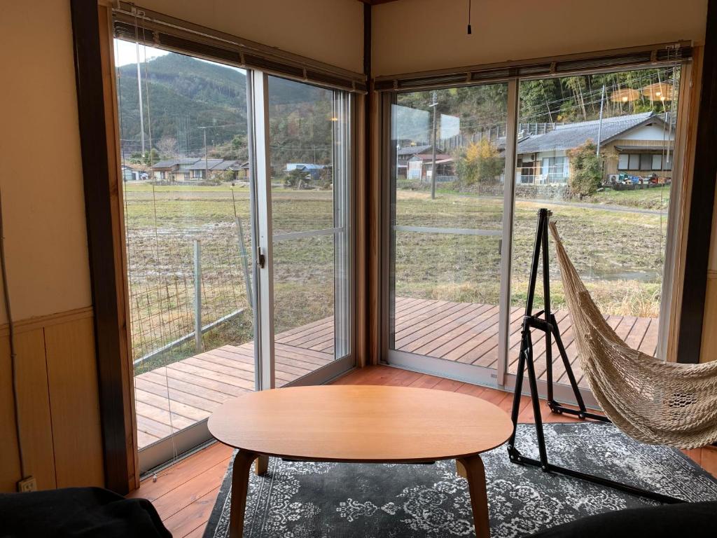 Patio nebo venkovní prostory v ubytování KUMANOYASAI BASE in Chikatsuyu