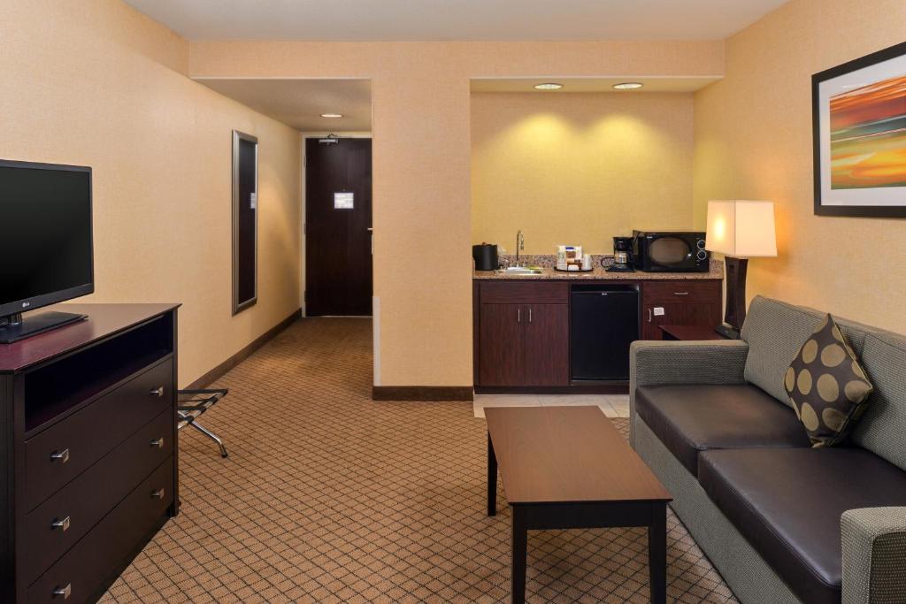 Holiday Inn Express Woodland by IHG - Suite Mit Kingsize-Bett – Nichtraucher