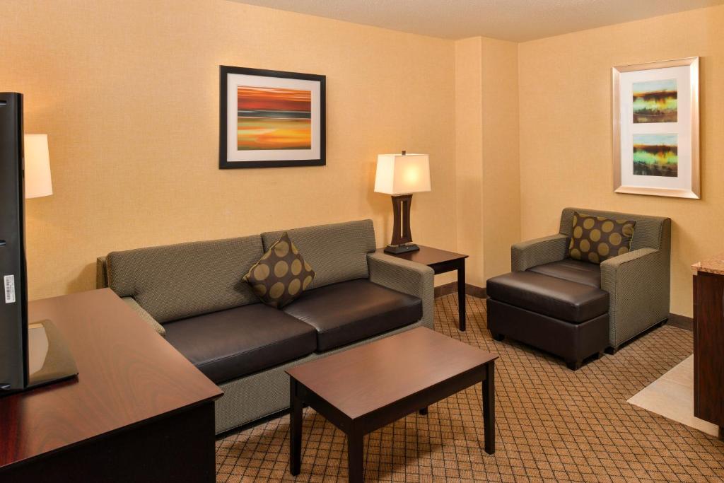 Holiday Inn Express Woodland by IHG - Deluxe Suite Mit Kingsize-Bett – Nichtraucher