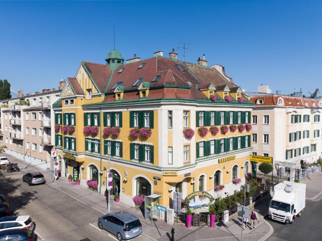 Budynek, w którym mieści się hotel