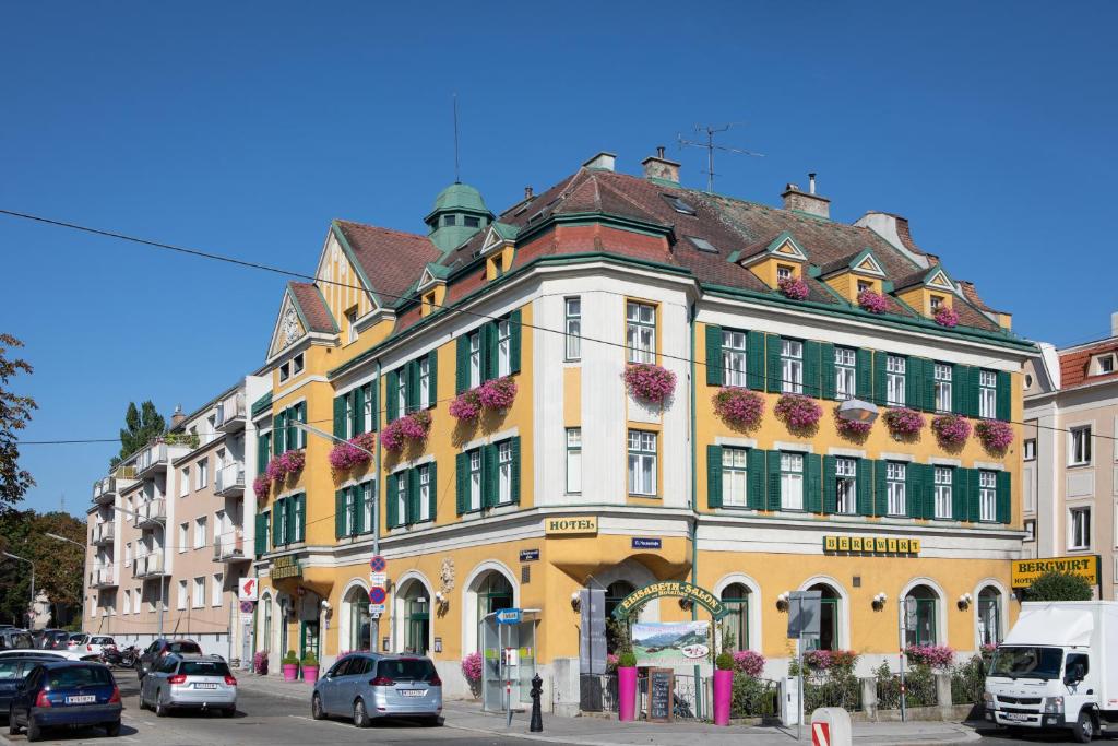 Budynek, w którym mieści się hotel