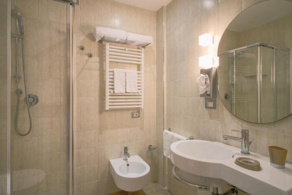 Koupelna v ubytování Hotel Caesar Residence & SPA