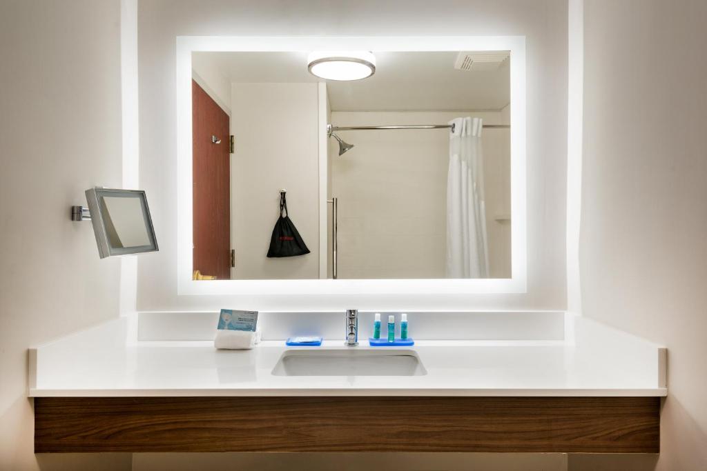 Holiday Inn Express Hotel & Suites Bartow by IHG photo