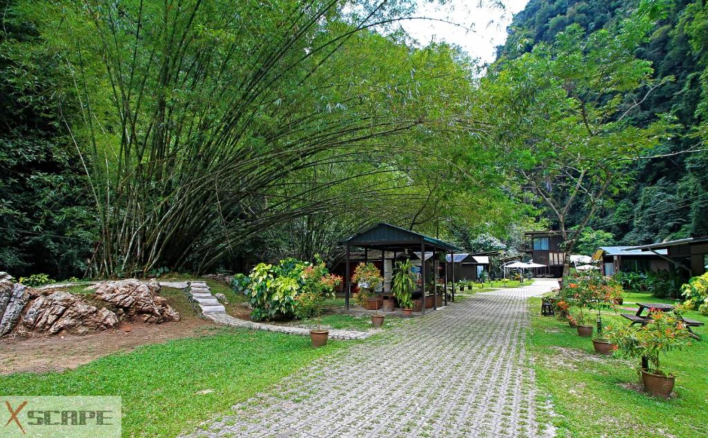 Κήπος έξω από το Xscape Tambun