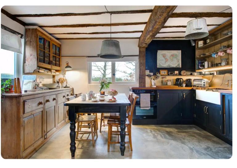 The Dairy, one bedroom cottage in a 15th century farmhouse