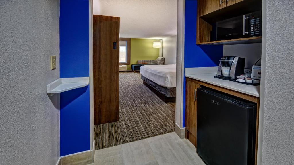 Holiday Inn Express & Suites Crossville, an IHG Hotel - Room King Estándar