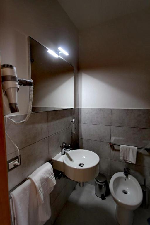 A bathroom at Guest House Arte