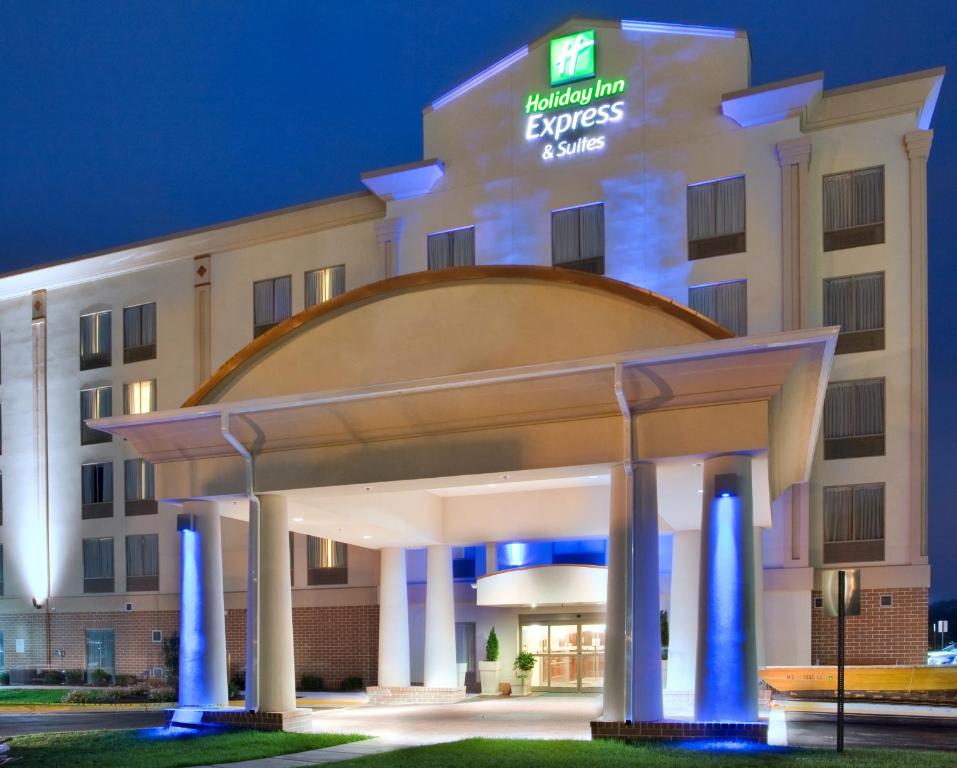 a rendering of the front of a hotel with a gazebo at Holiday Inn Express Hotel & Suites Fredericksburg, an IHG Hotel in Fredericksburg