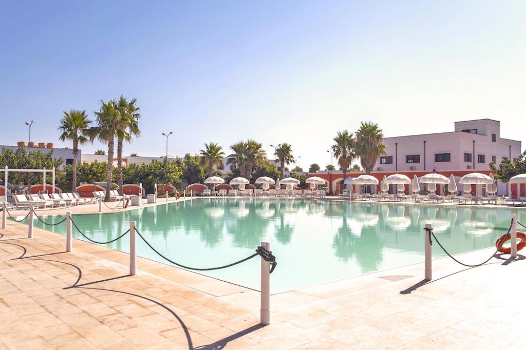 Bazén v ubytování Chiusurelle Village Resort nebo v jeho okolí