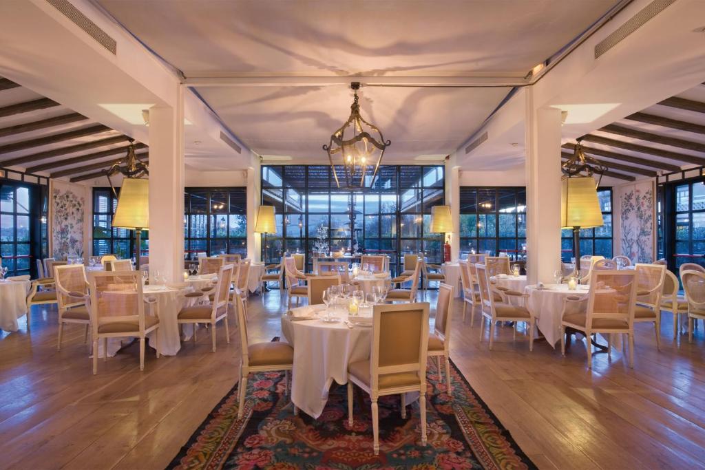 Reštaurácia alebo iné gastronomické zariadenie v ubytovaní Hotel La Malcontenta